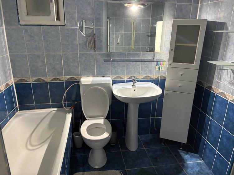 Casă cu 4 camere decomandat cu Teren 450 Mp în Între Lacuri
