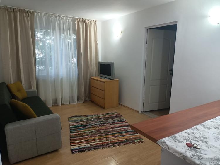 Apartament cu 2 camere, mobilat în Brotăcei
