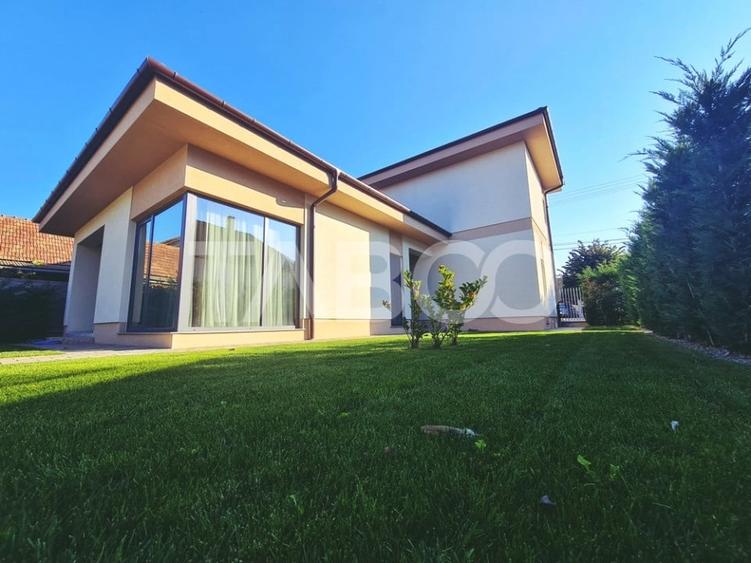 Casă individuală cu 5 camere cu Canalizare în Sebeș