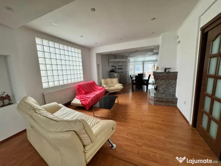 Casă cu 12 camere cu Teren 321 Mp în George Enescu