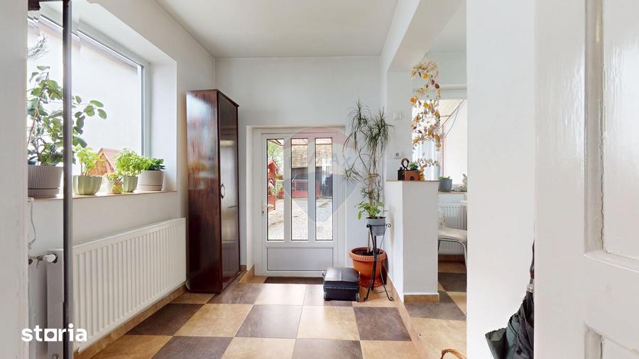 Casă cu 4 camere cu Teren 1004 Mp în Hărman