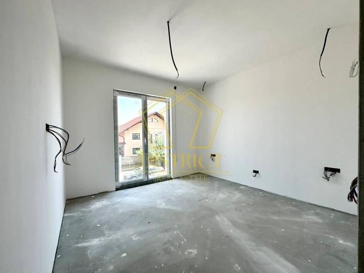 Duplex cu 5 camere cu Canalizare în Dumbrăvița