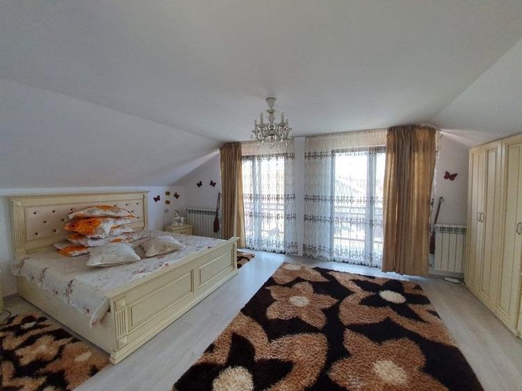 Casă individuală cu 4 camere cu Garaj în Exterior Est