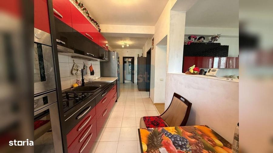 Apartament cu 2 camere decomandat în Roșu