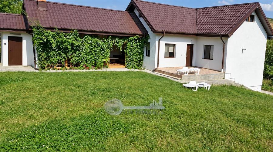 Casă cu 2 camere cu Teren 60 Mp în Păcurari