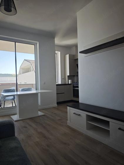 Apartament cu 2 camere decomandat în Florești