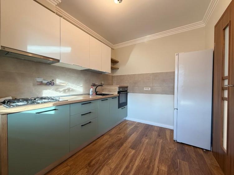 Apartament cu 2 camere semidecomandat, mobilat în Tractorul