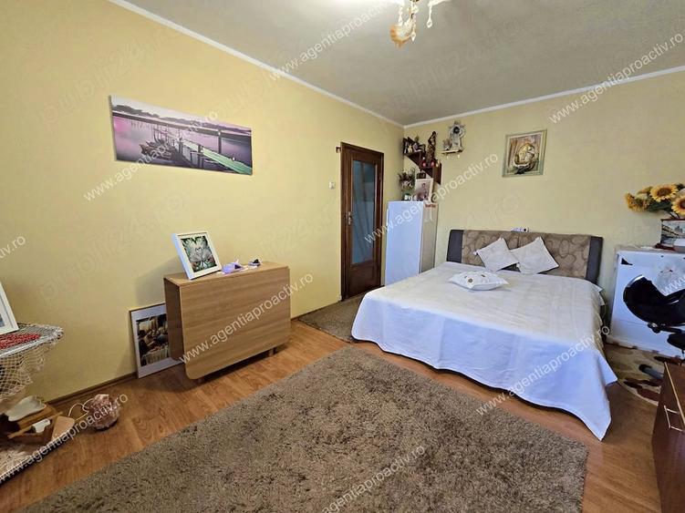 Apartament cu 2 camere decomandat în Micro 18