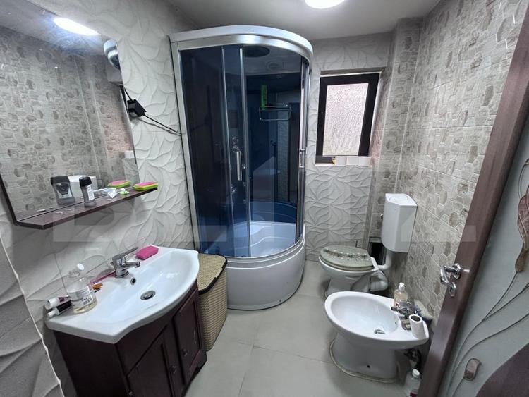 Casă individuală cu 5 camere cu Canalizare în Vest