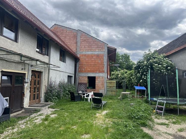 Casă cu 4 camere în Central