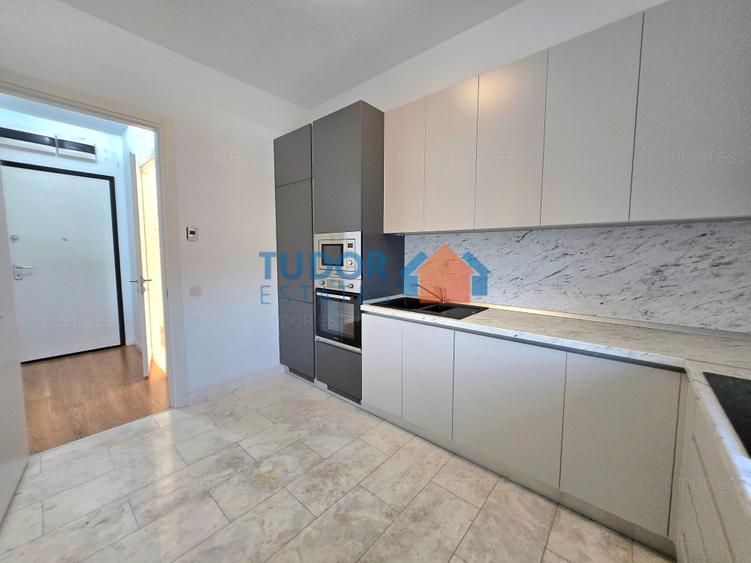 Apartament cu 3 camere semidecomandat în Domenii