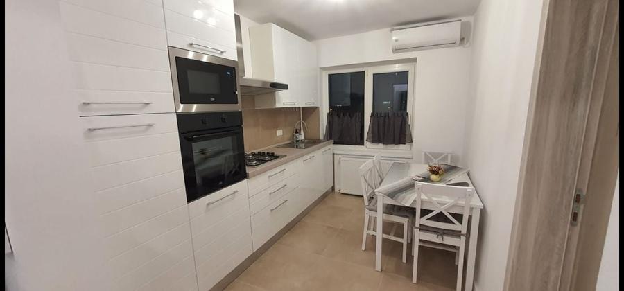 Apartament cu 2 camere decomandat în Aradului