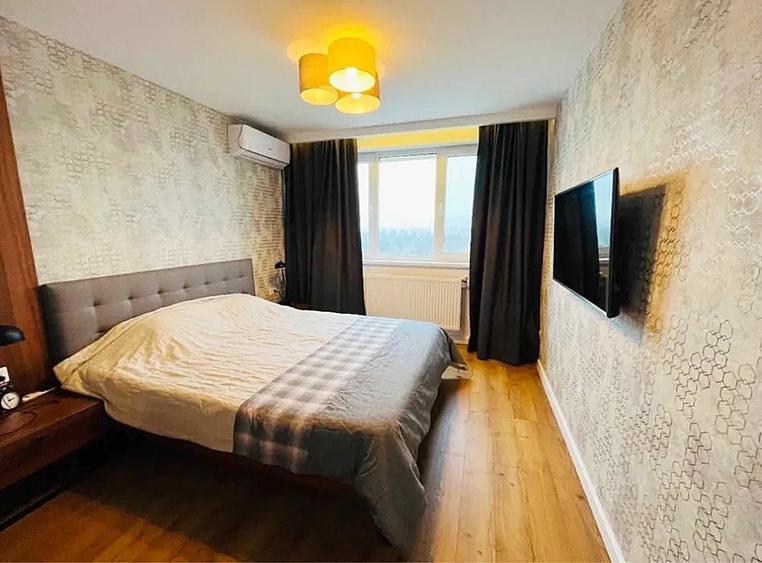 Apartament cu 3 camere decomandat în Dristor