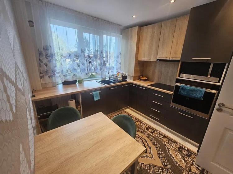 Apartament cu 3 camere decomandat, mobilat în Tătărași