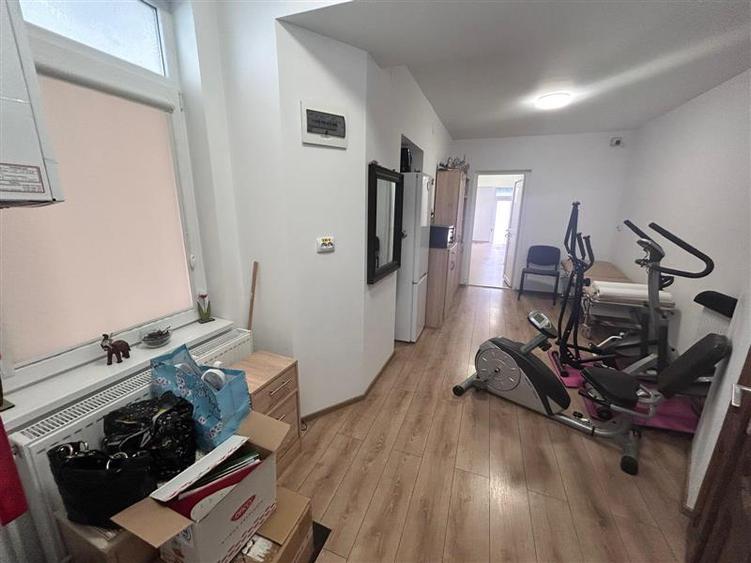 Apartament cu 2 camere decomandat, mobilat în Muncitoresc