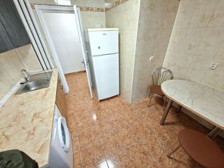 Apartament cu 3 camere semidecomandat în Ștefan cel Mare