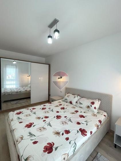 Apartament cu 2 camere semidecomandat, mobilat în UTA