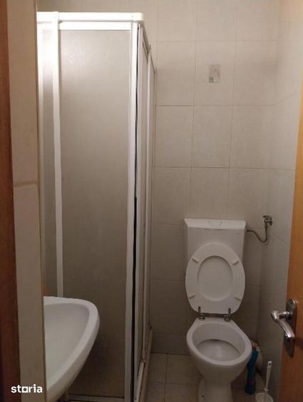 Apartament cu 4 camere semidecomandat în Iancului