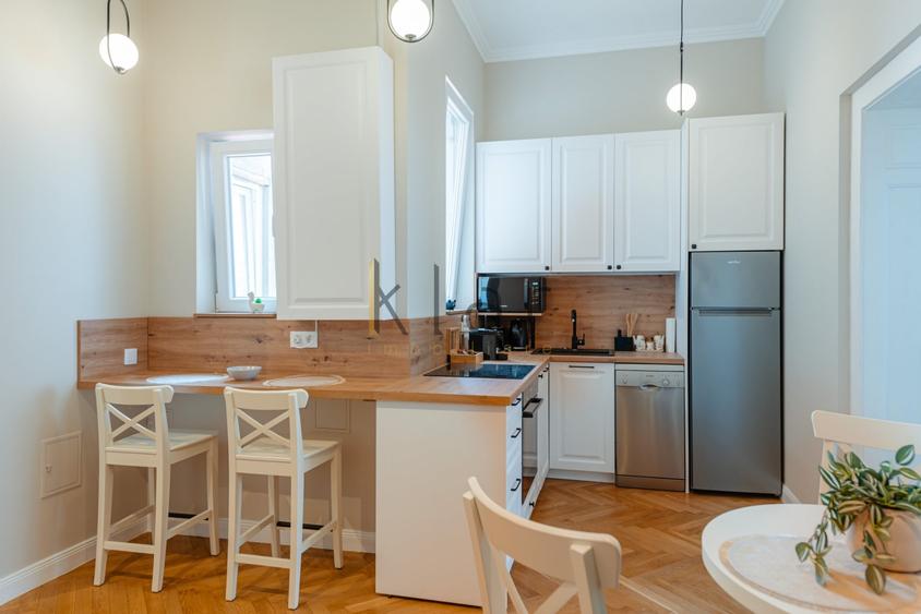 Apartament cu 2 camere decomandat, mobilat în Central