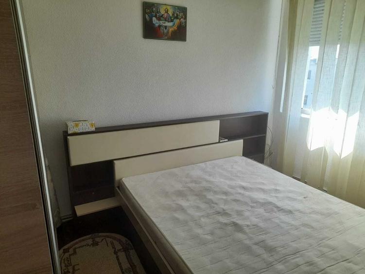 Apartament cu 2 camere semidecomandat în Independenței