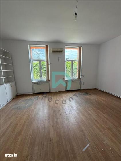 Spațiu comercial, de 120 mp, în Ștrand