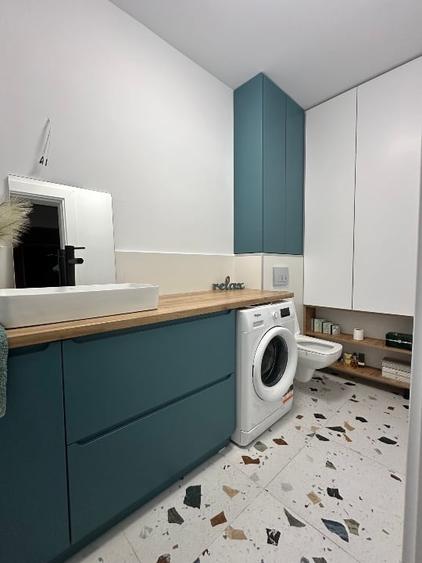 Apartament cu 3 camere decomandat, mobilat în Ampoi 3