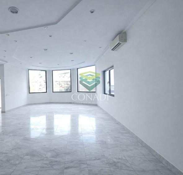 Casă individuală cu 10 camere cu Canalizare în Domenii