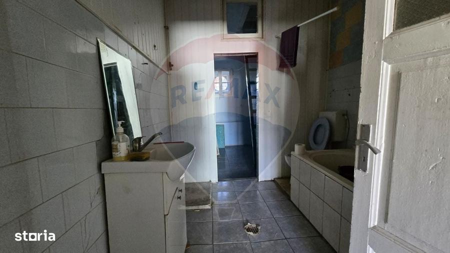 Casă cu 4 camere în Central