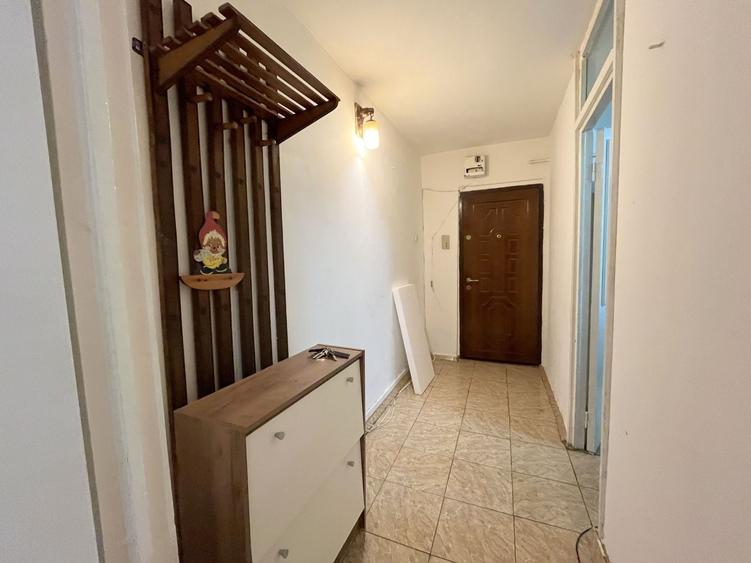 Apartament cu 2 camere semidecomandat, mobilat în Lipovei