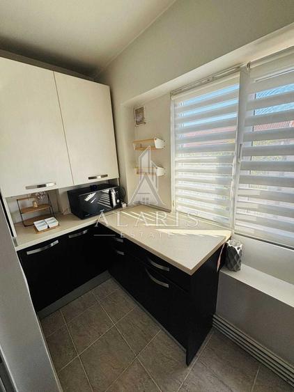 Apartament cu 3 camere decomandat, mobilat în Traian