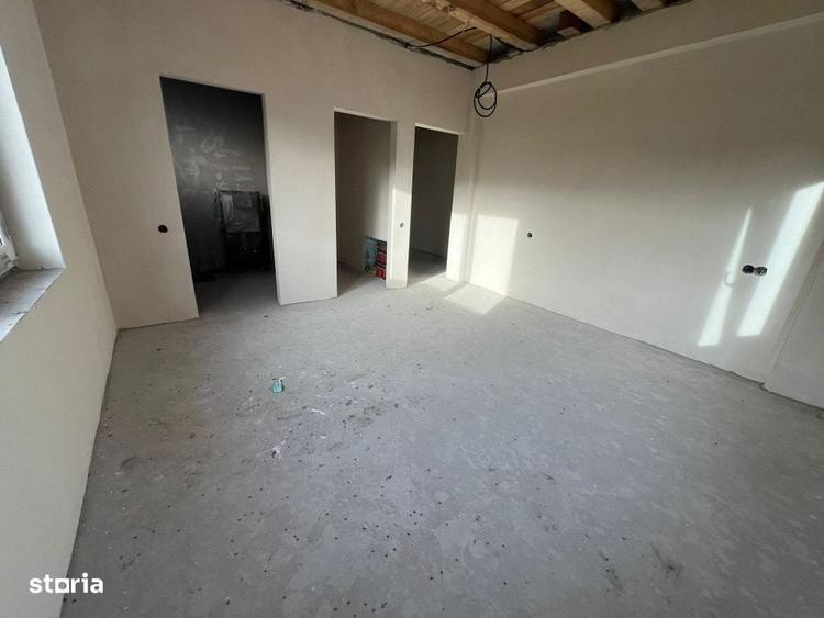 Casă cu 4 camere în Luna