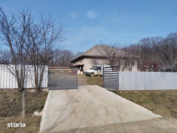 Casă cu 2 camere cu Teren 105 Mp în Stănița