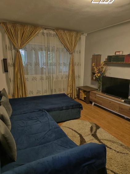 Apartament cu 3 camere decomandat în Tătărași
