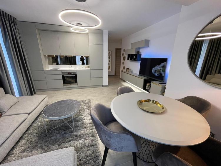 Apartament cu 3 camere, mobilat în Năvodari