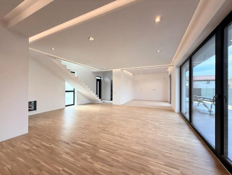 Casă individuală cu 4 camere cu Teren 470 Mp în Tunari