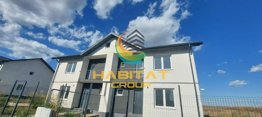 Duplex cu 4 camere cu Canalizare în Exterior Est