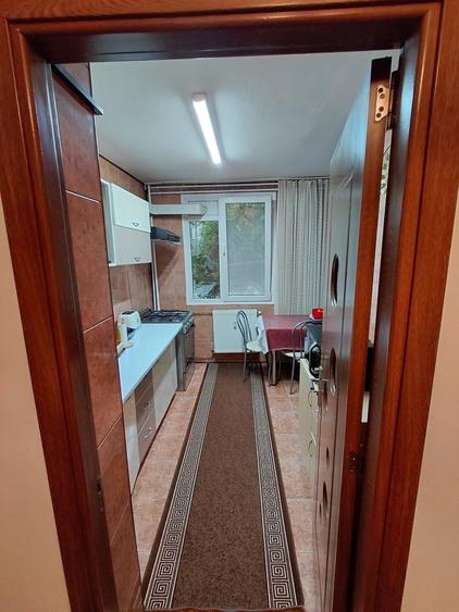 Apartament cu 3 camere decomandat în Drumul Găzarului