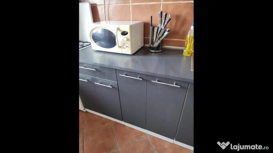 Apartament cu 3 camere semidecomandat în Timișoara