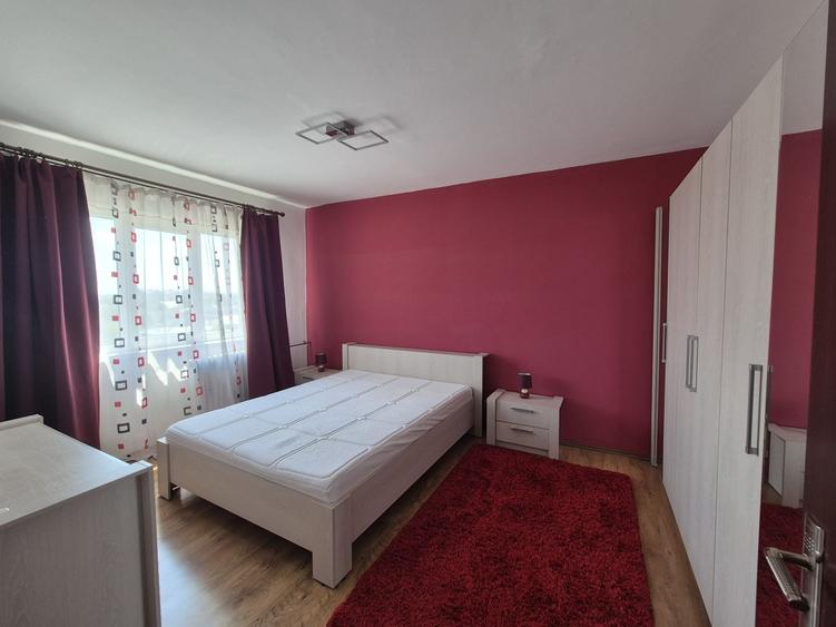 Apartament cu 3 camere semidecomandat în Șagului