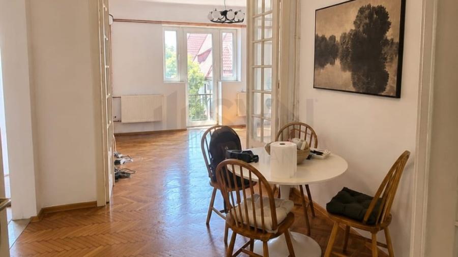 Apartament cu 3 camere decomandat în Cișmigiu