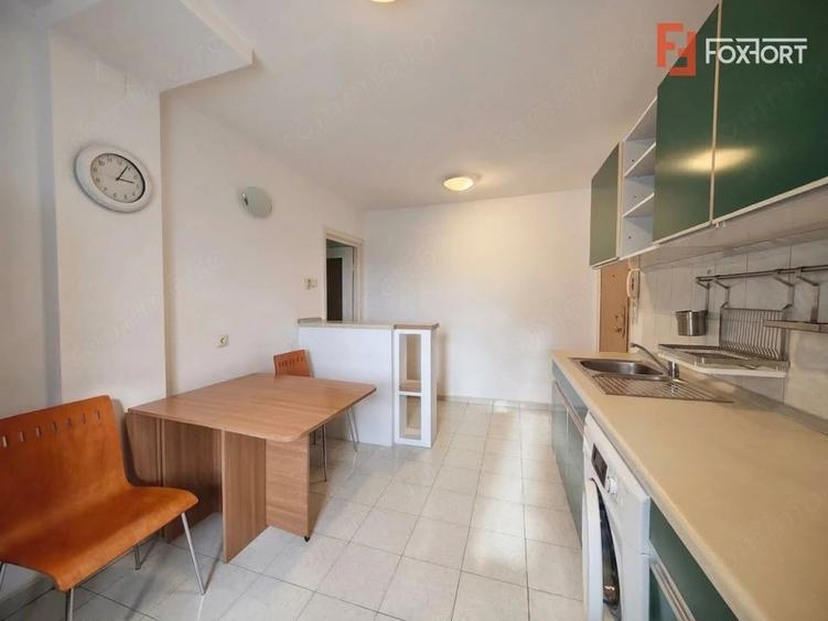 Apartament cu 3 camere semidecomandat în Girocului