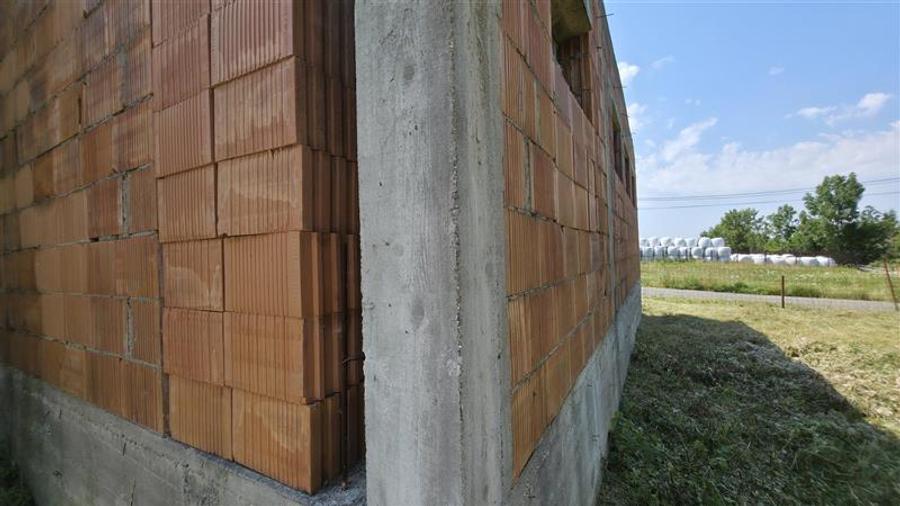 Casă individuală cu 3 camere cu Teren 5314 Mp în Răchitova