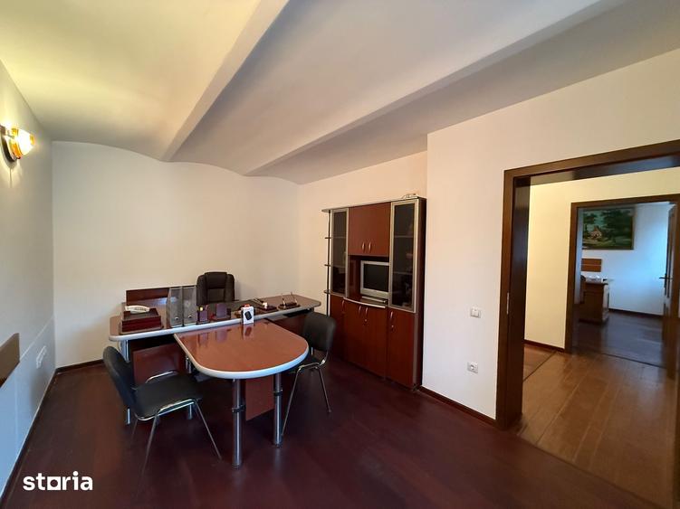 Spațiu comercial, de 90 mp, în Central