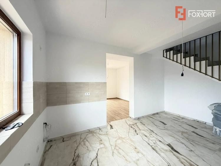 Casă cu 4 camere cu Teren 272 Mp în Săcălaz