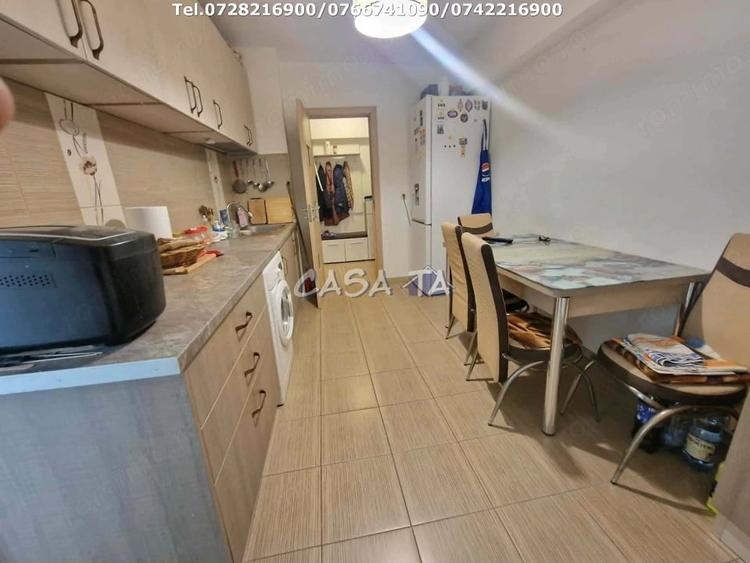Apartament cu 4 camere decomandat în Ultracentral