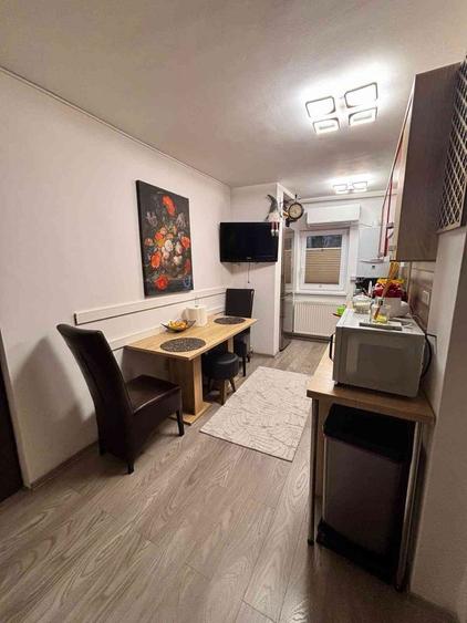 Apartament cu 3 camere decomandat în Griviței