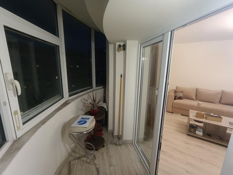 Garsonieră decomandată în Decebal