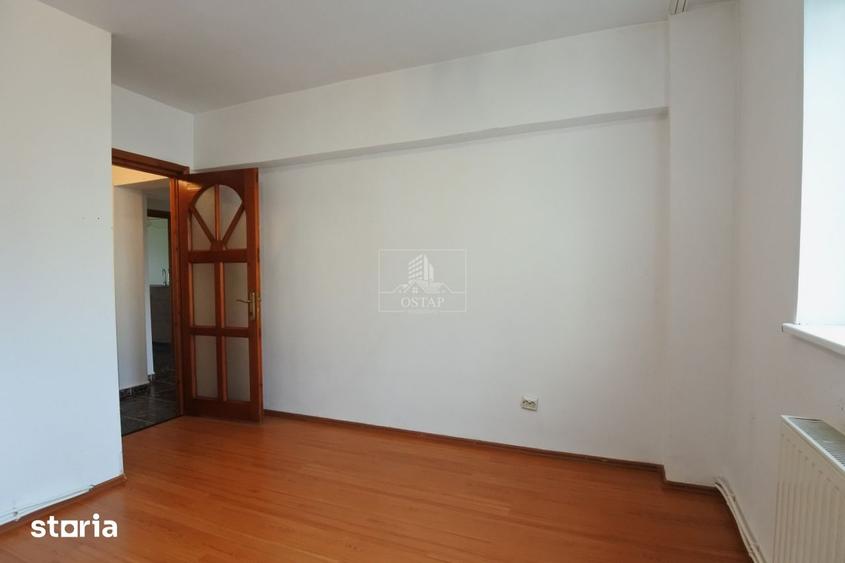 Apartament cu 3 camere decomandat în Energiei