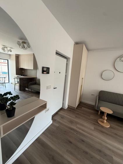 Apartament cu 2 camere semidecomandat în Vulturu