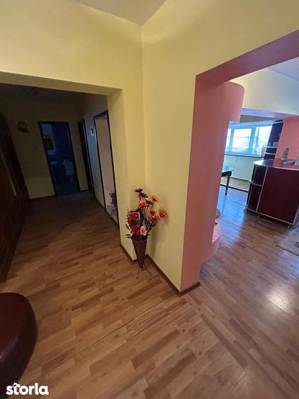 De inchiriat apartament cu 3 camere ultracentral, spatios, 350 euro - 3